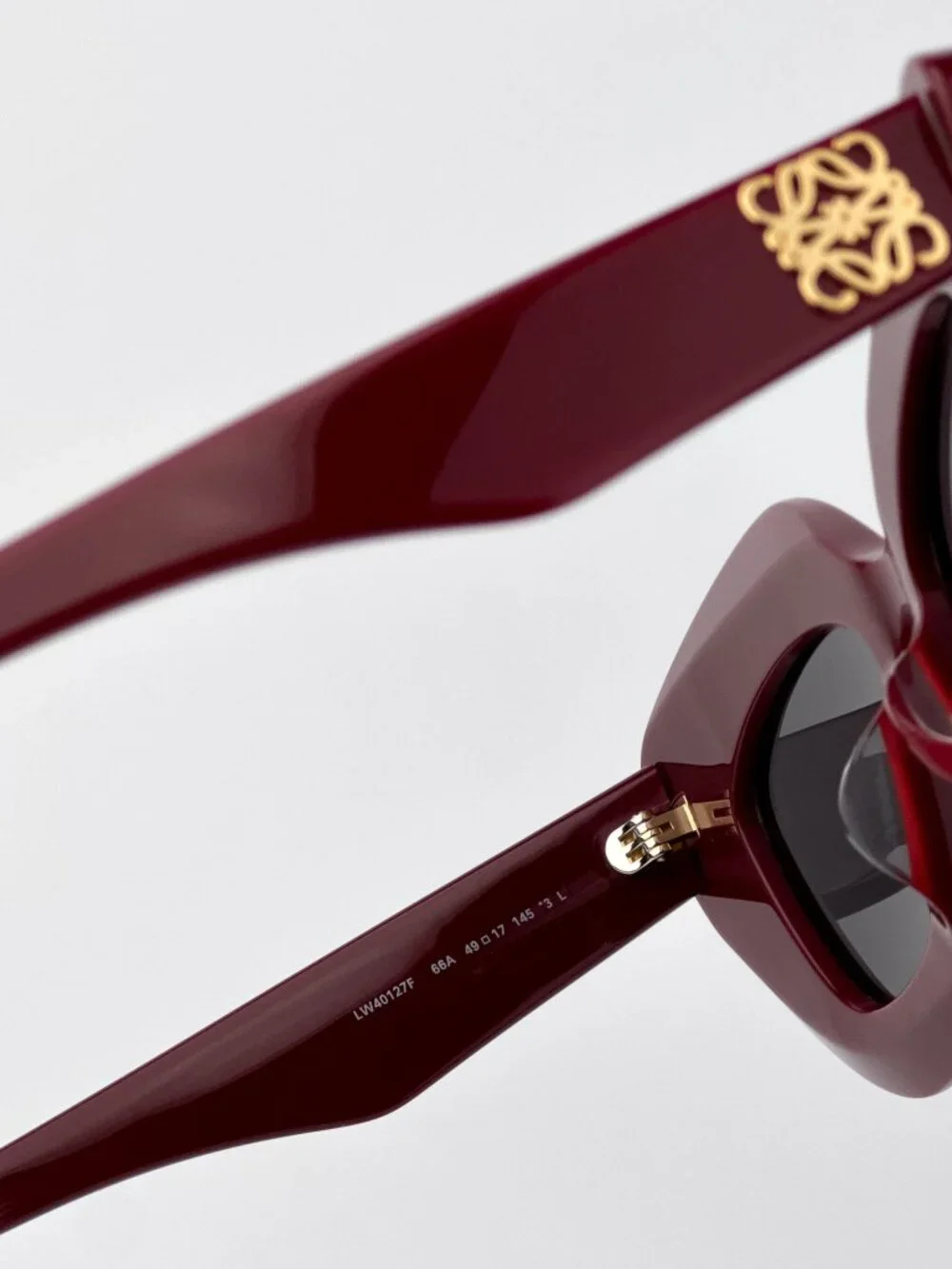 LOEWE LW40127F 66A RED BORDEAUX CAT EYE SUNGLASSES